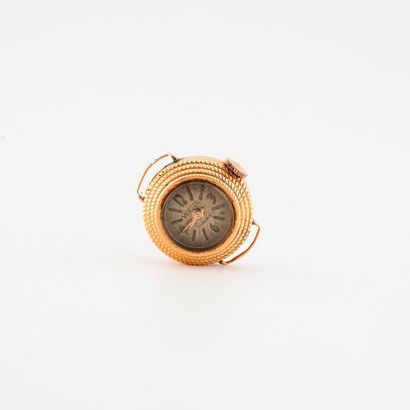 Lot comprenant : 

- VERSUS.

Montre bracelet...