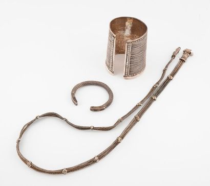 AFRIQUE DU NORD

Bracelet torque, bracelet...