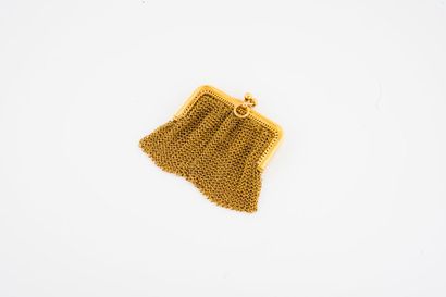 Bourse en mailles d'or (750) de forme rectangulaire....