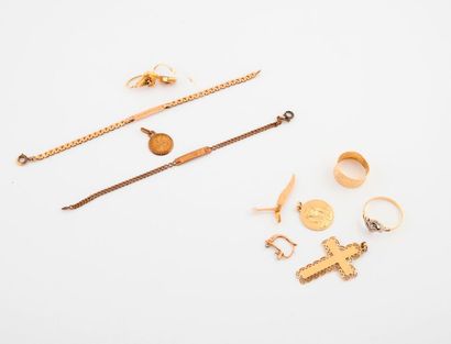 Petit lot en or jaune (750) comprenant :
-...