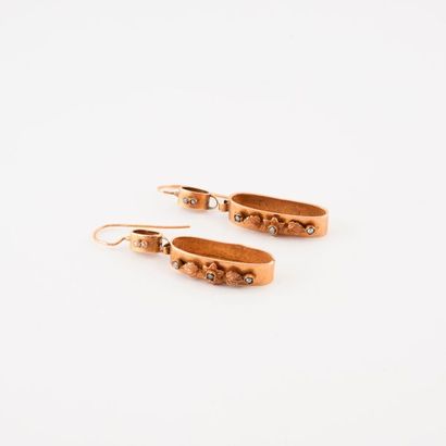 Paire de boucles d'oreilles en or jaune (750)...