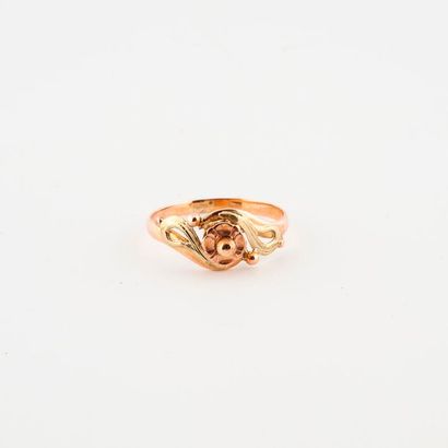 Bague en or de deux tons (750). 

Poids :...