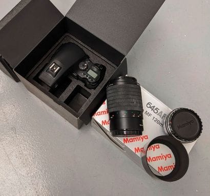 Lot comprenant : 

- Boitier MAMIYA/PHASEONE...