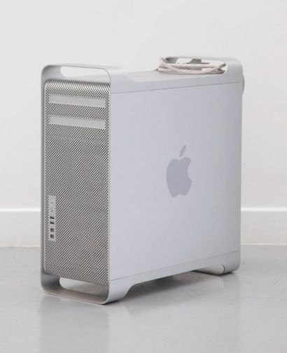 Apple Mac pro 1ère génération Intel. 

Fonctionne....