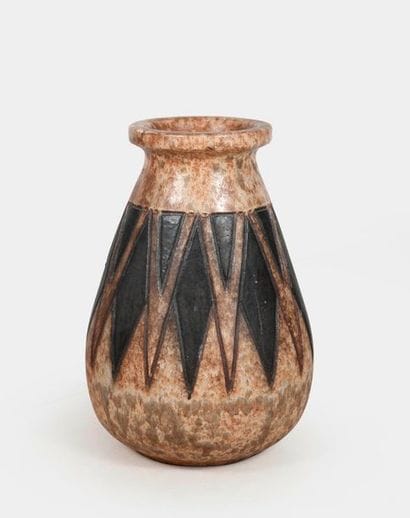 Grand vase ou jarre 

En grès émaillé et...