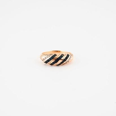 Yellow gold (750) rush ring decorated with...