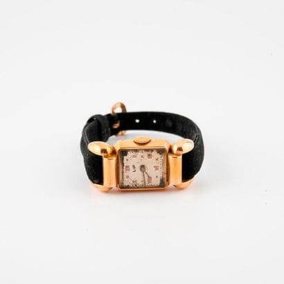 LIP


Ladies' wristwatch. 

Square case in...