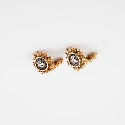 Pair of yellow gold (750) textured cufflinks,...