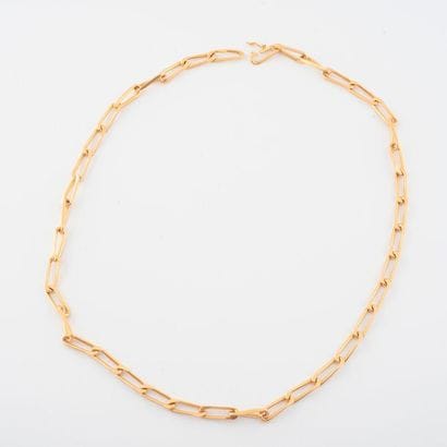 Necklace in yellow gold (750) with a filed...