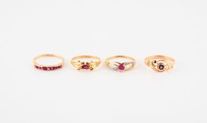 Four rings in yellow gold (750) decorated...