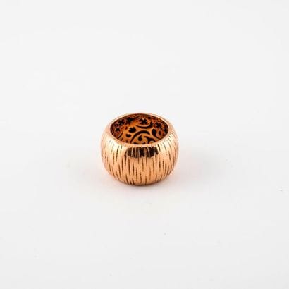 Yellow gold (750) band ring with engraved...