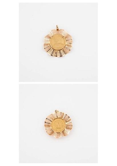 Yellow gold (750) pendant with an animated...