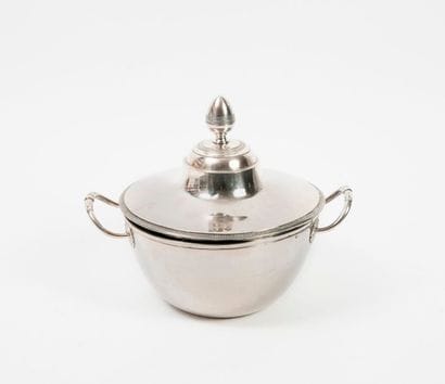 Covered soup tureen with a flat silver base...