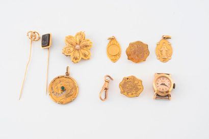 Yellow gold (750) set including various jewellery,...