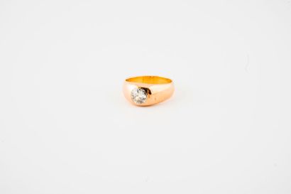 Yellow gold (750) rush ring decorated with...