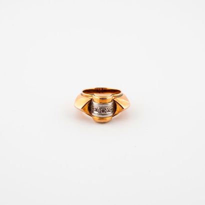 Roller ring with yellow and white gold shoulders...