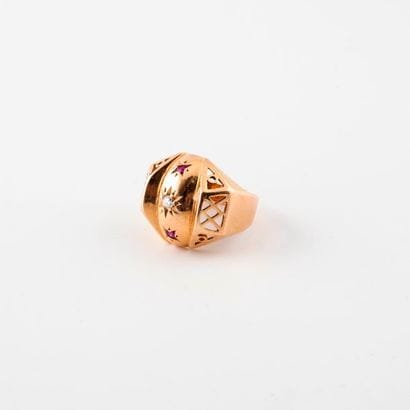 Little finger ring in yellow gold (750) decorated...