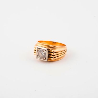 Yellow gold (750) signet ring set with a...
