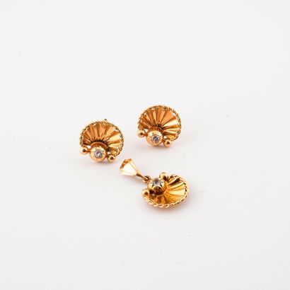 Half set in yellow gold (750) in the shape...
