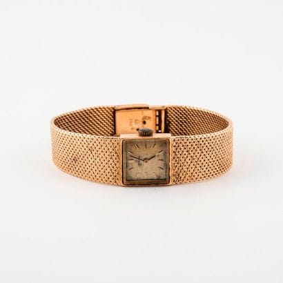 OMEGA


Ladies' bracelet watch in yellow...