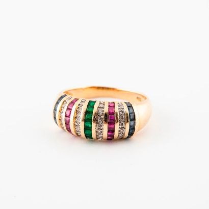 Yellow gold (750) ring set with small brilliants...