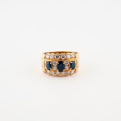 Yellow gold (750) bandeau ring set with three...