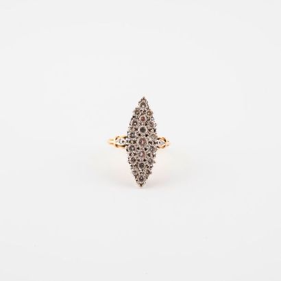 Marquise ring in yellow and white gold (750)...