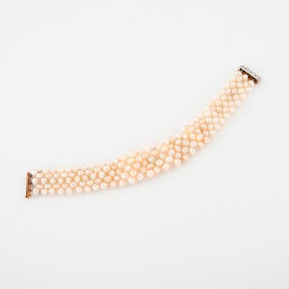 Bracelet of white freshwater cultured pearls...