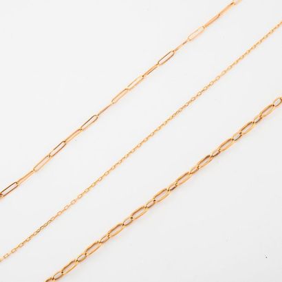 Two bracelets in yellow gold (750) with oval...