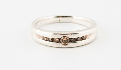 Bague jonc en argent (min. 800) ornée d'une...