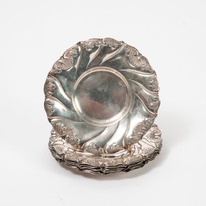 Six silver cups (min. 800), the wing decorated...