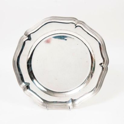 Circular silver dish (950) edged with fillets...
