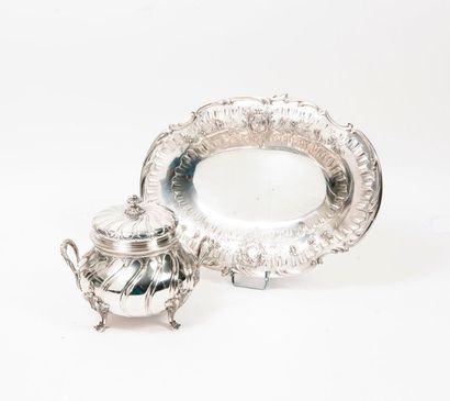 Two silver coins (950) :

- Small oval tray...