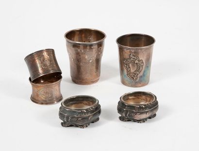 Five silver objects (950) : 

- Two napkin...