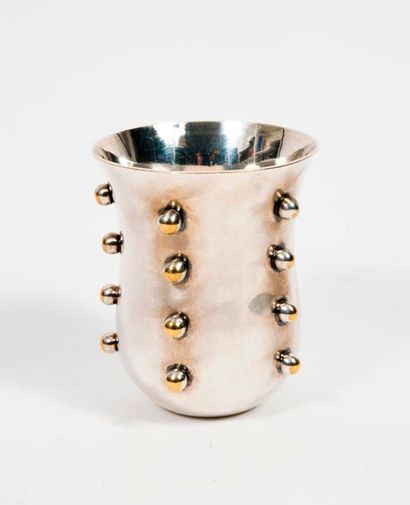 MARCIAL BERRO


Flared silver plated metal...