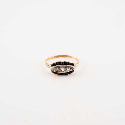 Bague en or jaune (750) ornée d'une rangée...