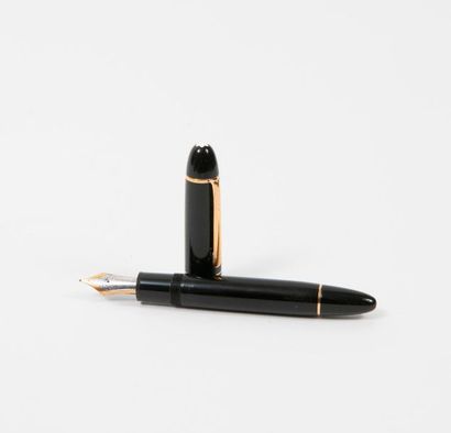 MONTBLANC


Stylo plume Meisterstuck en résine...