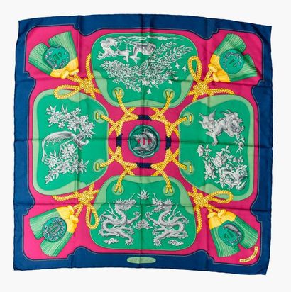 HERMES, Paris


Foulard en twill de soie,...