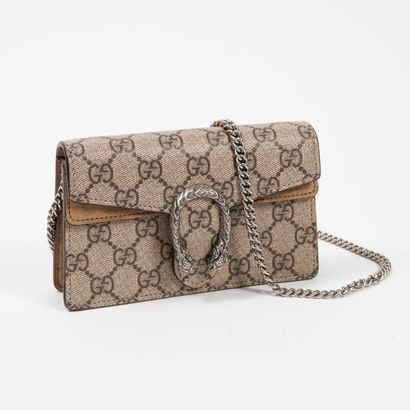 GUCCI, super Mini Dionysus


Sac en toile...