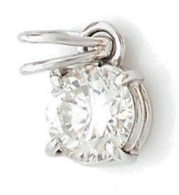 Pendentif en or gris (750) orné d'un diamant...