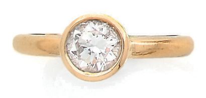 Bague solitaire en or 750 millièmes, ornée...