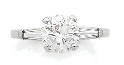 Bague solitaire en platine (850) centrée...
