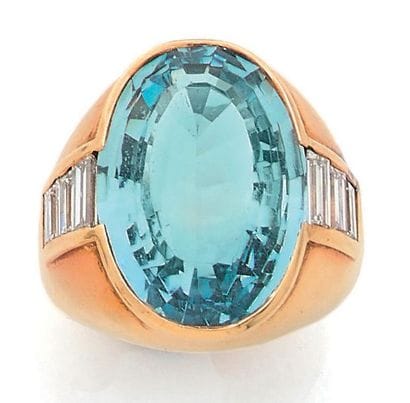 Importante bague chevalière en or jaune (750)...