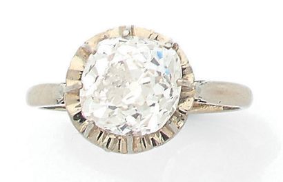Solitaire ring in white gold (750) set with...