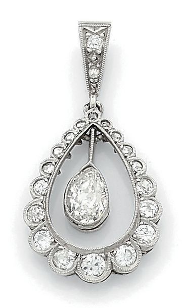 Pendant drop in platinum (850) centered of...