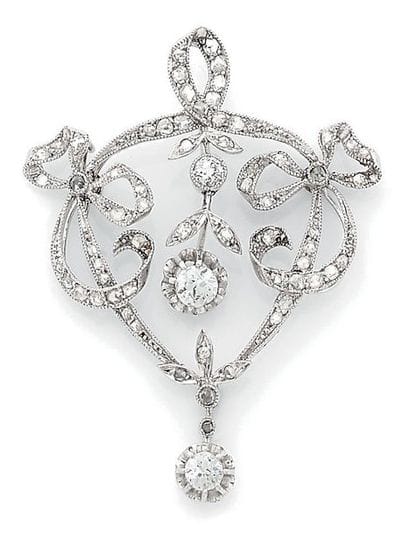 Pendant in platinum (850) with openwork decoration,...