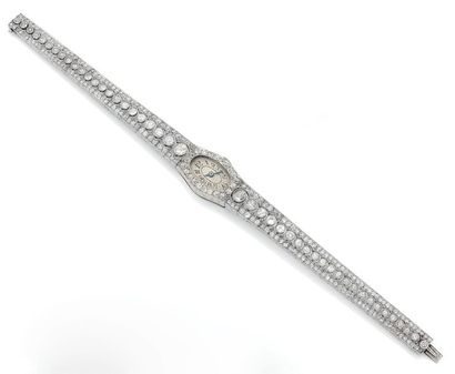 Ladies' bracelet watch in white gold (750).
Oval...