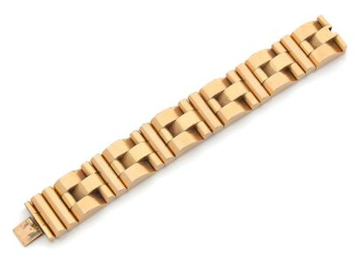 Tank type bracelet in yellow gold (750) with...