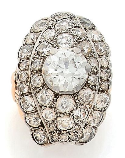 An important ring in yellow gold (750) and...