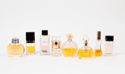 Lot de 8 parfums et eaux de toilette comprenant...
